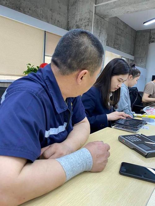 为在疫情期间给企业提供更加敏捷的金融服务,最大限度满足工厂正常